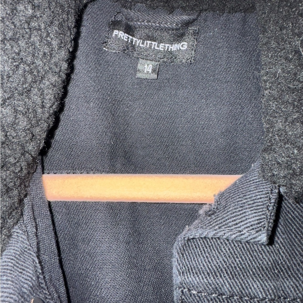 PrettyLittleThing Black Jean Jacket with Sherpa Collar - Picture 2 of 2